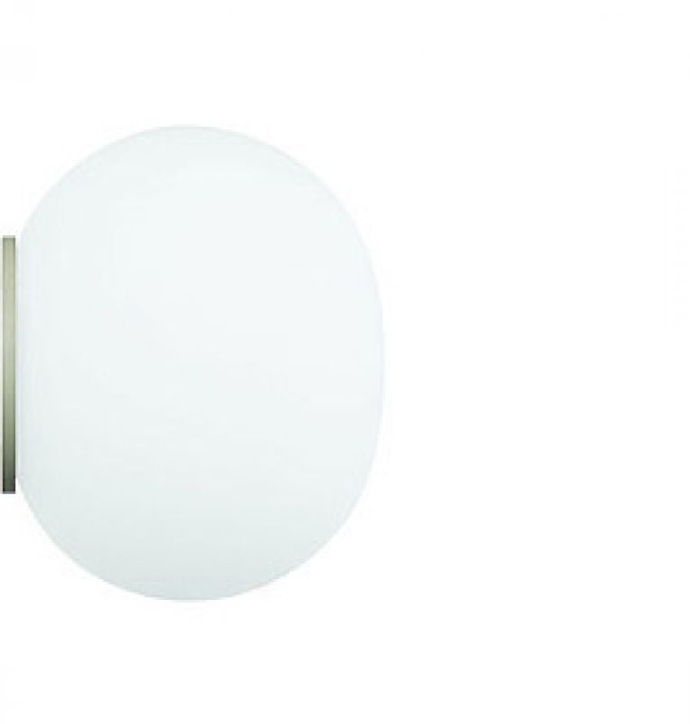 Weiße, runde Glo-Ball Wandleuchte von Flos, modernes Design für indirekte Beleuchtung im Innenbereich.